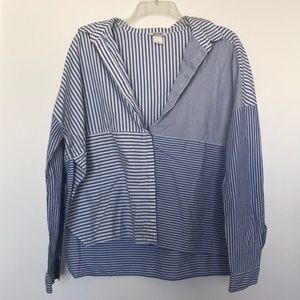 Blue abstract striped blouse